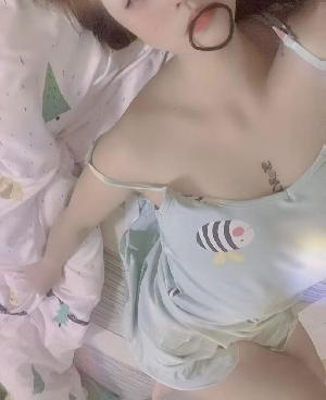 青岛清纯粉嫩骚货小姐姐