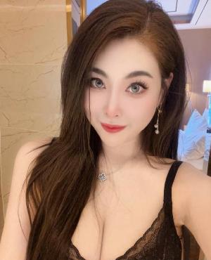 E奶高挑美少妇萝拉