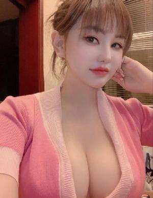 服务系巨乳骚煊煊