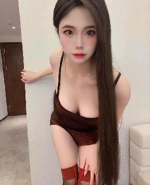 粉嫩多汁小骚货