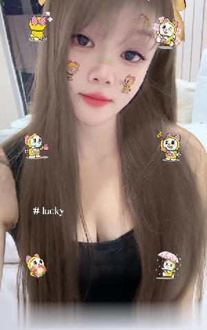 美腿样样有的小嫩妹制服诱惑