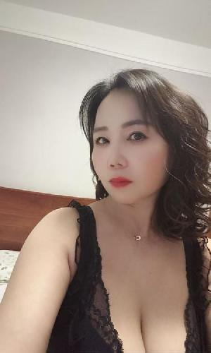 肥臀丰腴熟女