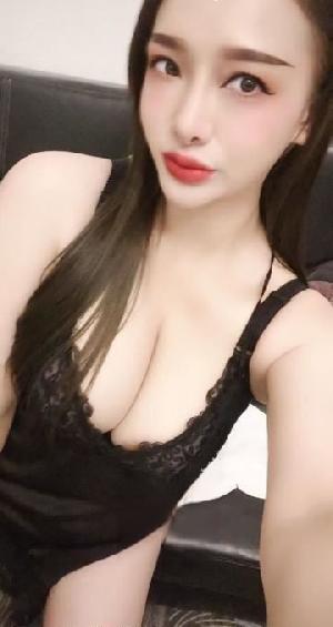 丰满大奶妹子水多