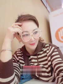 罗湖气质眼镜熟女