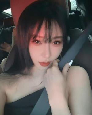 高挑性感长腿颜值妹子