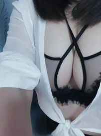 马群温柔白皙巨乳少妇