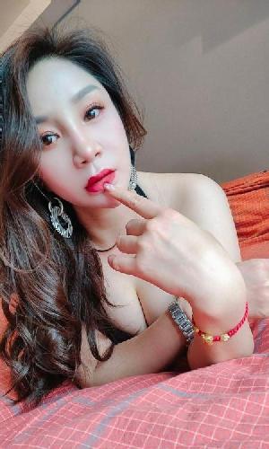 性感巨乳少妇红袖