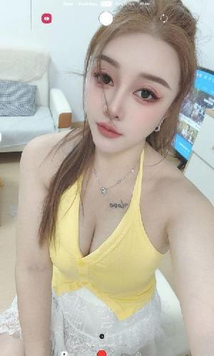 肤白女友感丽莎
