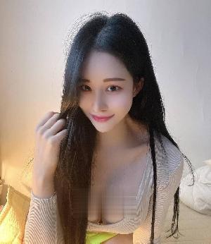 白云丰满粉嫩尤物