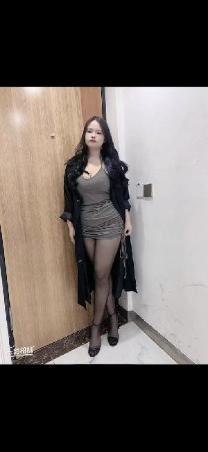 喜欢年轻的少女约