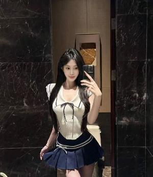 高颜值小嫩妹