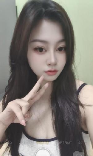 奶大屁股大小姐姐
