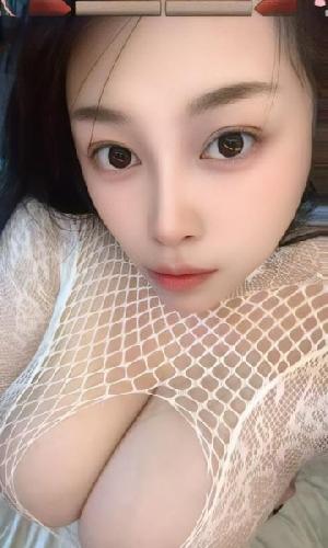 西湖G奶肥臀美少妇