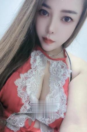 性感肥臀大胸小姐姐