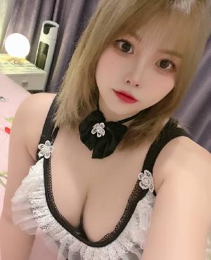 遇到一位极品身材的粉嫩鲍鱼小姐姐