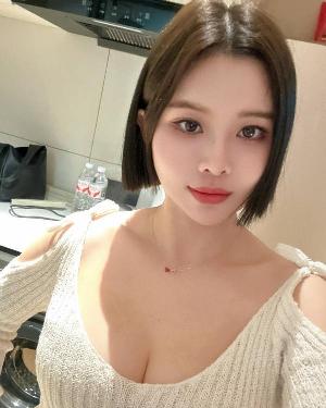 服务系翘臀风骚曦瑶