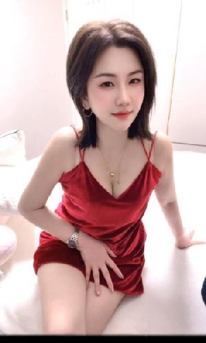 南站短发女神笑笑