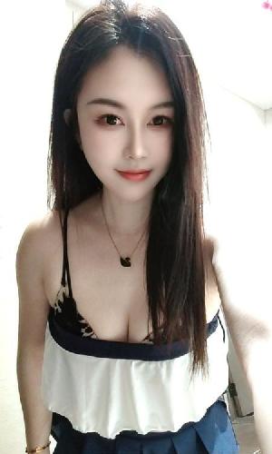 苗条性感少妇