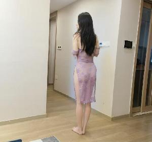 冷白皮高颜美女