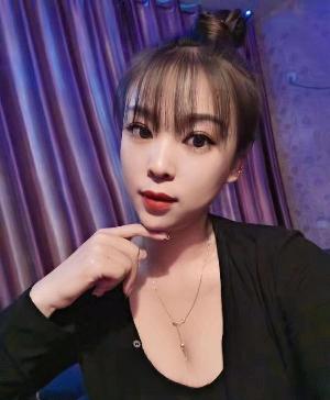 颜值年轻小姐姐