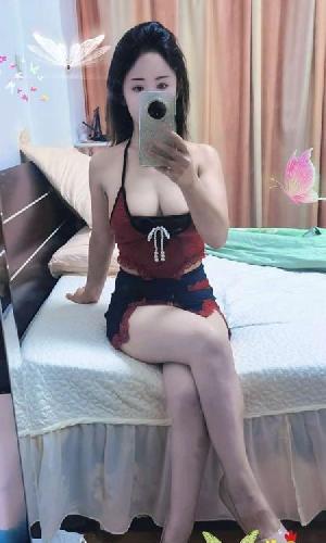 饥渴难耐的少妇