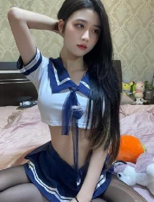 不愿抗拒美腿丝袜诱惑