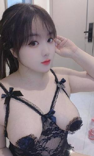 宝安天然大胸妹小甜心