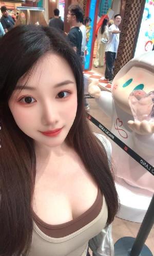 爱健身美女初晚
