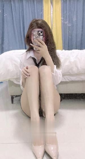 龙岗性感制服小嫩妹
