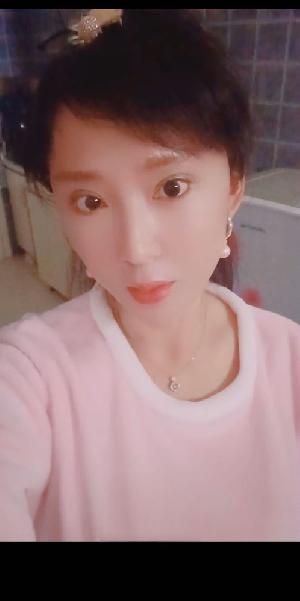 滨江风骚巨臀少妇