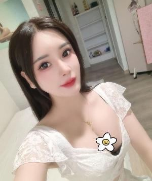 前凸后翘妹子