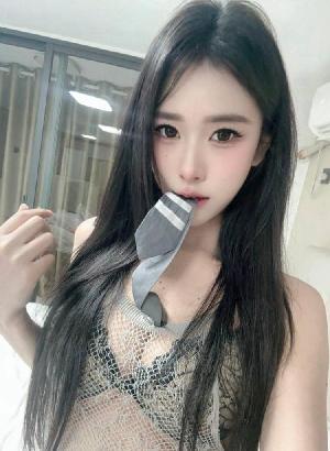 妹纸颜值让人心旷神怡
