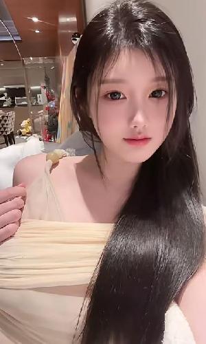 颜值很棒口活舔的我硬邦邦的