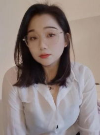 青年城丽丽