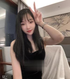 体验01年白嫩小骚货服务不错