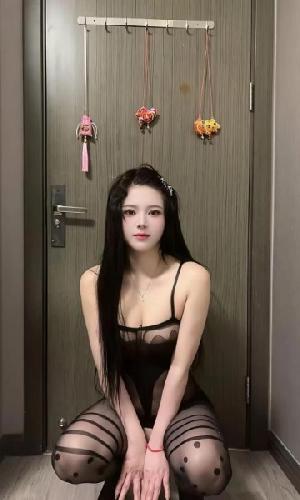 上城毒龙肥臀美少妇