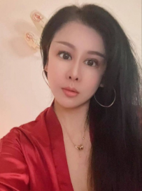 红衣喷潮熟女