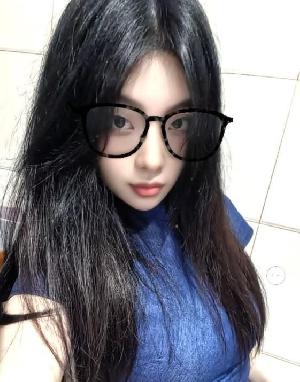 高颜值中项口爆美女