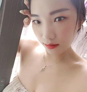 海珠舌吻大胸小姐姐