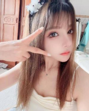 体验女友感十足小小