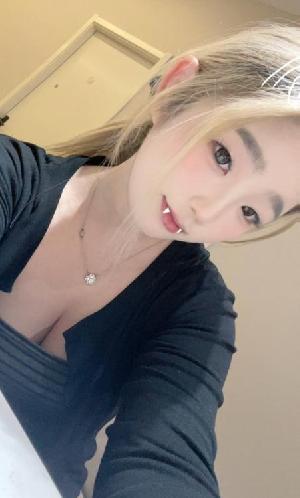 童颜巨乳少女糖糖