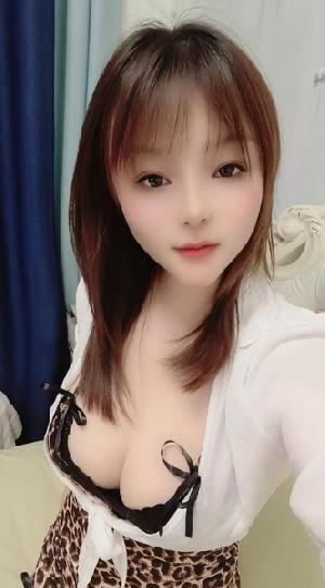 欢乐谷大胸姐姐