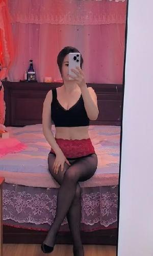 建业服务型少妇