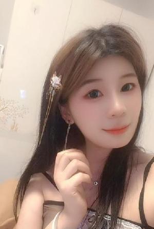 翘臀小蛮腰美女
