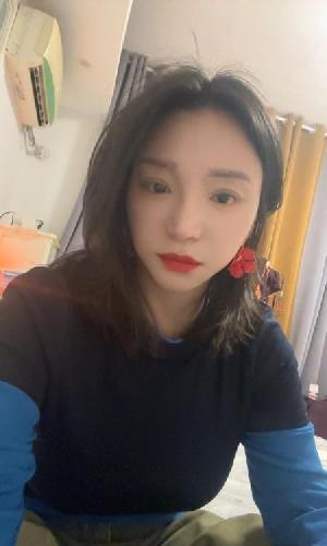 上城眼镜少妇小画