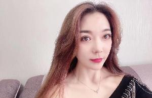 学府经典娇艳少妇