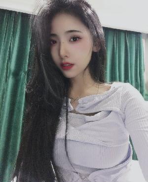 大长腿高挑气质美女