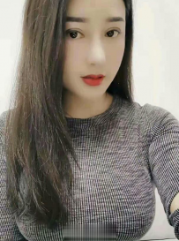 武汉挺漂亮大胸美女