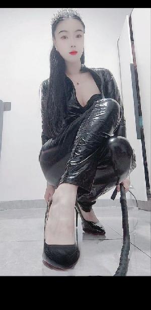 娜娜女王S