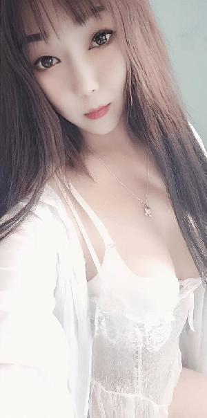 姐姐熟女范，妹妹清纯可爱非常反差姐妹花体验感满满！